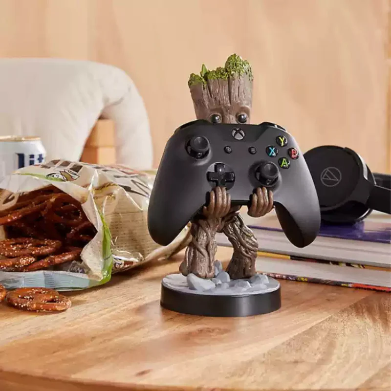 Creative Anime Figure as a Versatile Game Controller Stand for PS5, Switch, and Other Consoles - Image 4
